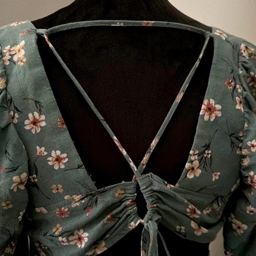 Just Found Floral Sage Green Cottage-core midi dress. NWT 🌿 - Picture 9 of 11